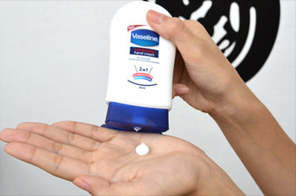 รีวิว วาสลีน แซนิไทซิ่ง แฮนด์ ครีม