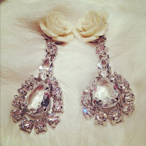 ต่างหูกุหลาบ