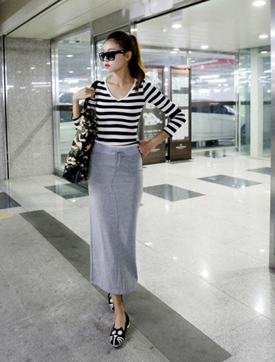 เสื้อยืดคอวีผู้หญิง เสื้อยืดคอวีผู้หญิง