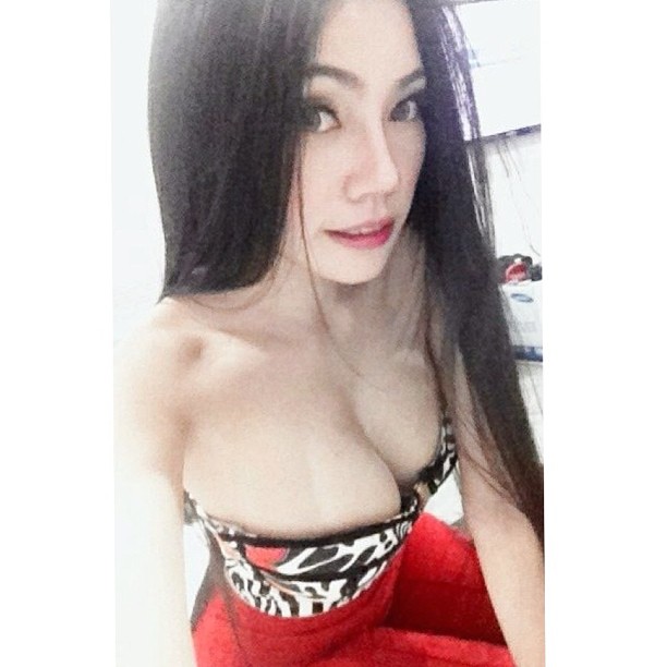 เอมมี่ แม็กซิม เอมมี่ แม็กซิม