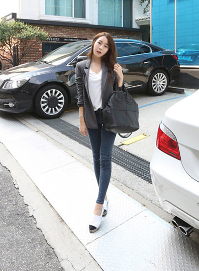 เสื้อยืดคอวีผู้หญิง เสื้อยืดคอวีผู้หญิง