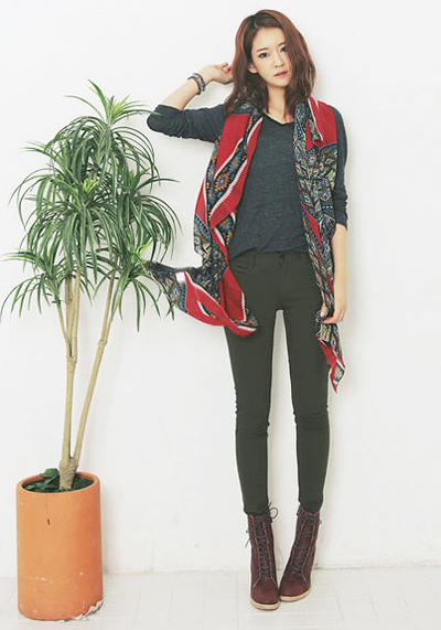 เสื้อยืดคอวีผู้หญิง เสื้อยืดคอวีผู้หญิง