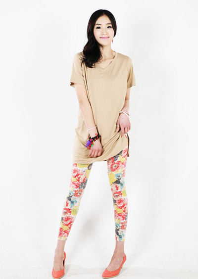 เสื้อยืดคอวีผู้หญิง เสื้อยืดคอวีผู้หญิง