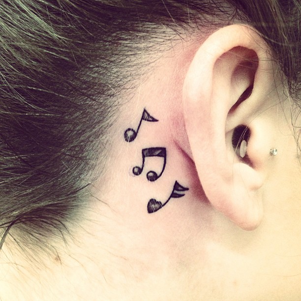 รอยสักหลังหู รอยสักหลังหู