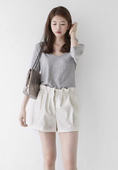 เสื้อยืดคอวีผู้หญิง เสื้อยืดคอวีผู้หญิง