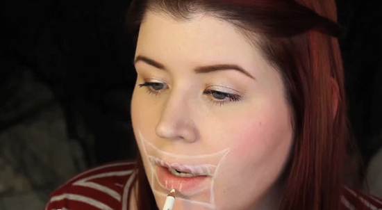 แต่งหน้าสาวปากฉีก แต่งหน้าสาวปากฉีก