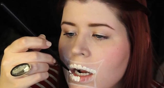 แต่งหน้าสาวปากฉีก แต่งหน้าสาวปากฉีก