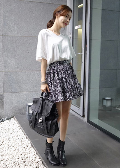 เสื้อยืดคอวีผู้หญิง เสื้อยืดคอวีผู้หญิง