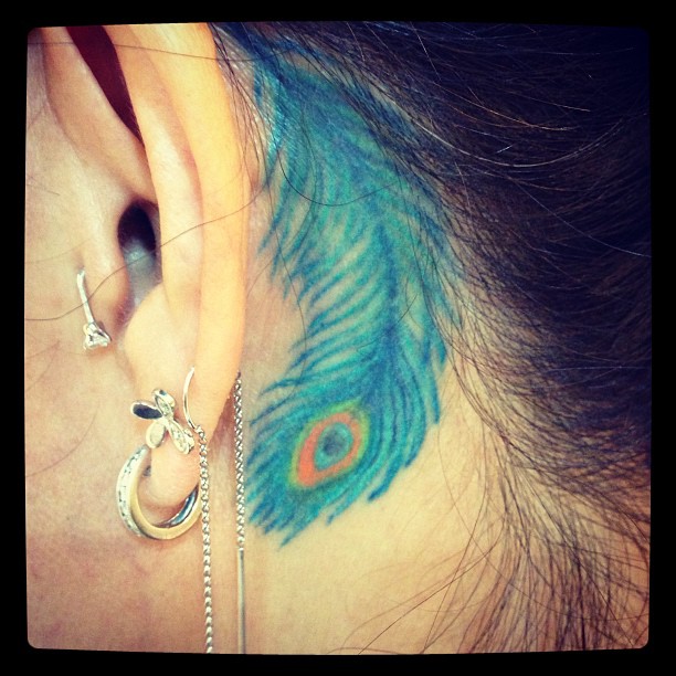 รอยสักหลังหู รอยสักหลังหู