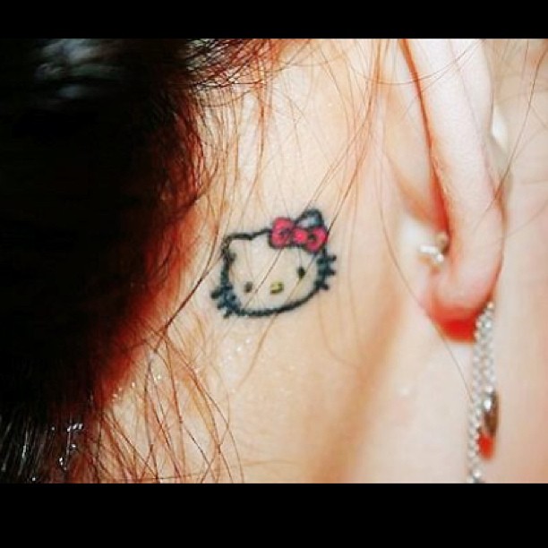 รอยสักหลังหู รอยสักหลังหู