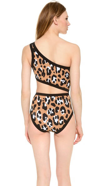 ชุดว่ายน้ำวันพีช ชุดว่ายน้ำวันพีช