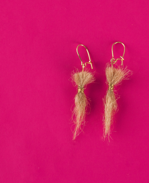 เครื่องประดับทองตกแต่งด้วยผมจริง เครื่องประดับทองตกแต่งด้วยผมจริง