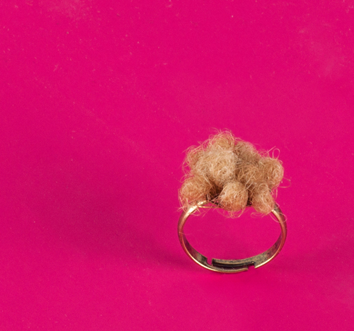 เครื่องประดับทองตกแต่งด้วยผมจริง เครื่องประดับทองตกแต่งด้วยผมจริง