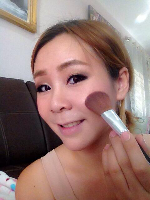 วิธีแต่งหน้าให้สวยฉ่ำ วิธีแต่งหน้าให้สวยฉ่ำ