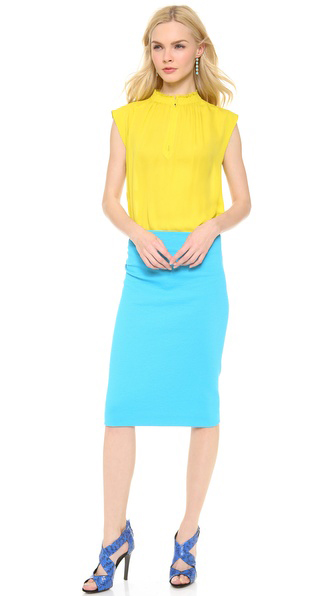 เสื้อผ้าสีสด เสื้อผ้าสีสด