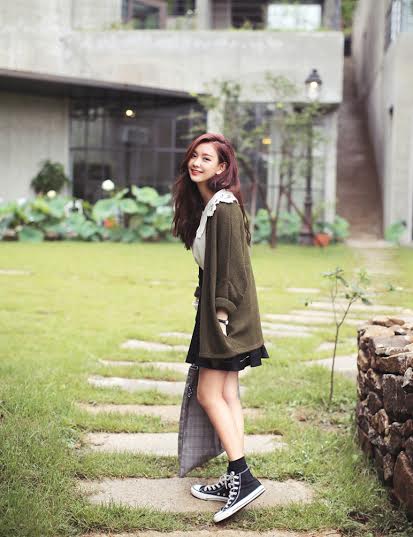 รองเท้าผ้าใบสีดำ รองเท้าผ้าใบสีดำ