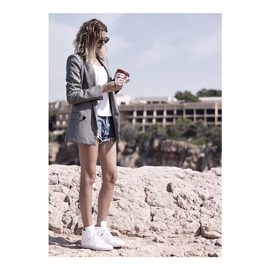 รองเท้าผ้าใบ รองเท้าผ้าใบ