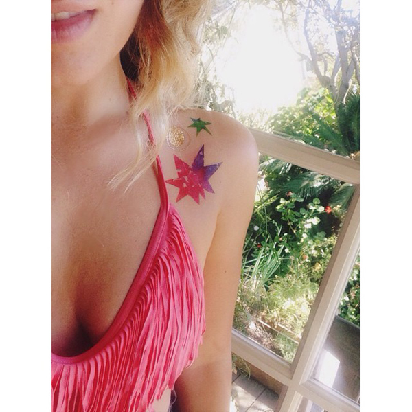 สติ๊กเกอร์แทททูสีน้ำ สติ๊กเกอร์แทททูสีน้ำ