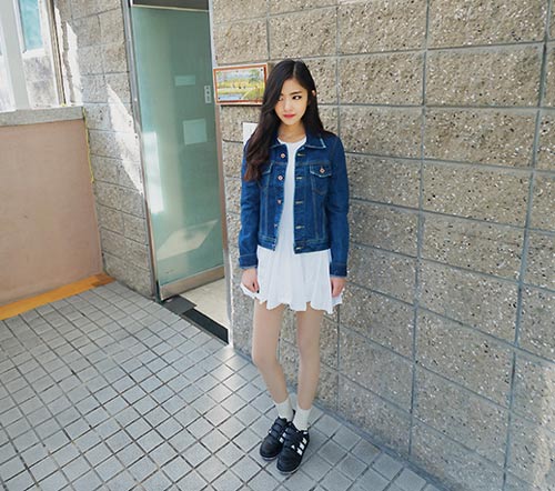 รองเท้าผ้าใบสีดำ รองเท้าผ้าใบสีดำ