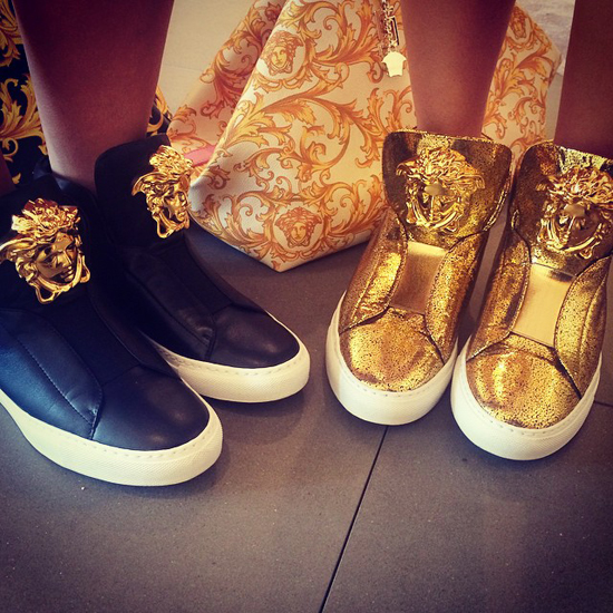 รองเท้าผ้าใบ รองเท้าผ้าใบ