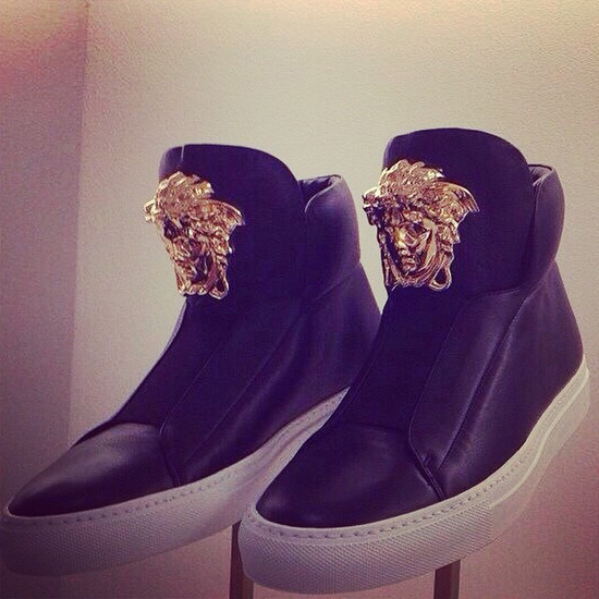 รองเท้าผ้าใบ รองเท้าผ้าใบ