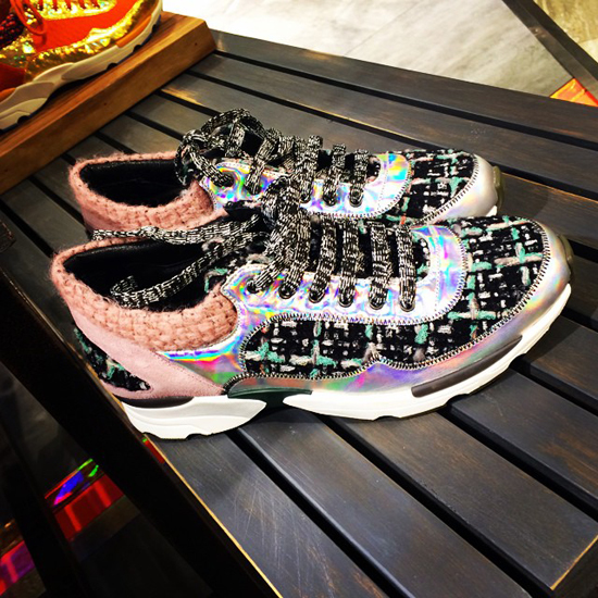 รองเท้าผ้าใบ รองเท้าผ้าใบ