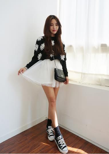 รองเท้าผ้าใบสีดำ รองเท้าผ้าใบสีดำ