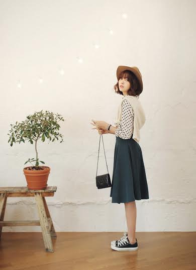 รองเท้าผ้าใบสีดำ รองเท้าผ้าใบสีดำ