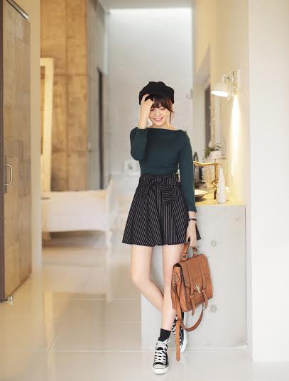 รองเท้าผ้าใบสีดำ รองเท้าผ้าใบสีดำ