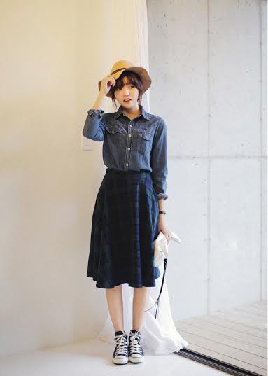 รองเท้าผ้าใบสีดำ รองเท้าผ้าใบสีดำ