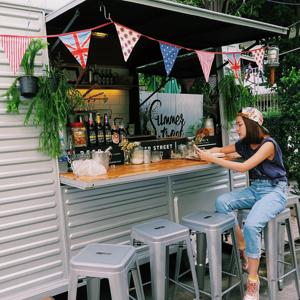 ดาราสาวติสต์ ดาราสาวติสต์