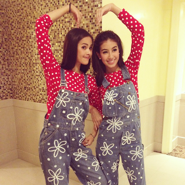 ชุดเอี๊ยมดารา ชุดเอี๊ยมดารา