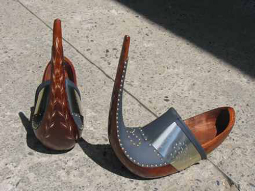 รองเท้าแปลก รองเท้าแปลก