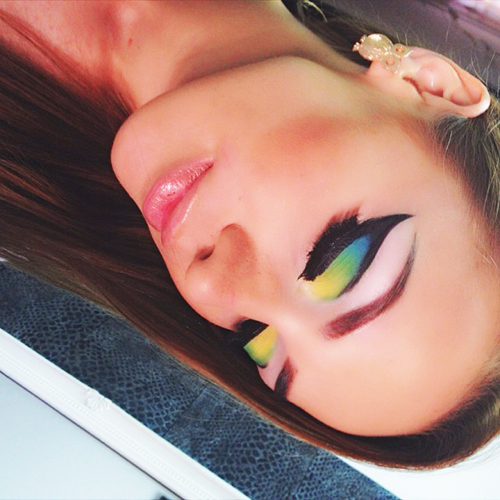 แต่งตาโทนเขียว แต่งตาโทนเขียว