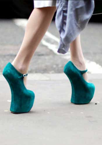 รองเท้าแปลก รองเท้าแปลก