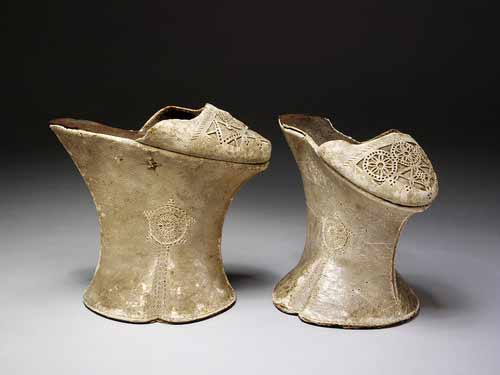 รองเท้าแปลก รองเท้าแปลก