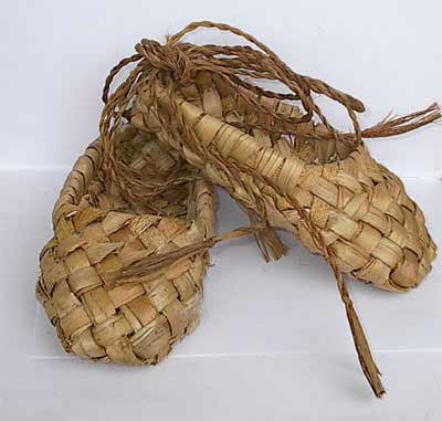 รองเท้าแปลก รองเท้าแปลก