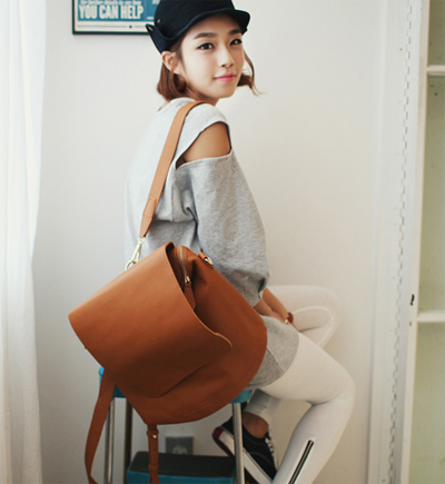 กระเป๋าสะพายหลัง