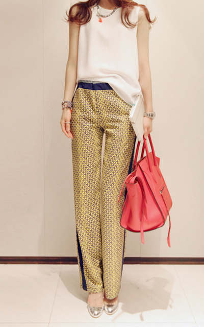 เสื้อลายกราฟฟิก เสื้อลายกราฟฟิก