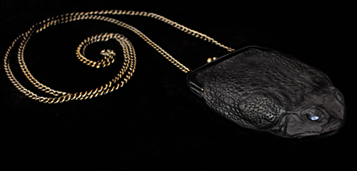 กระเป๋าหนังคางคกยักษ์ กระเป๋าหนังคางคกยักษ์