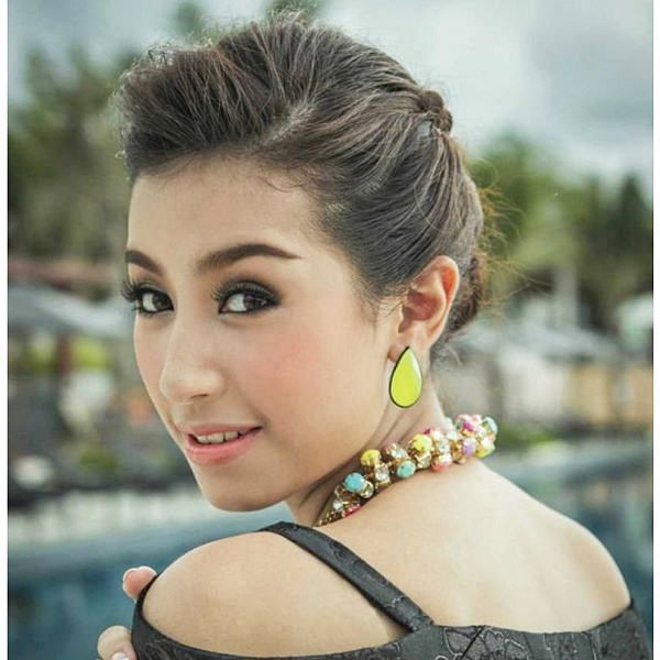 นางเอก นางเอก