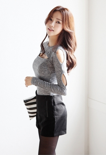 เสื้อเปิดไหล่แขนยาว เสื้อเปิดไหล่แขนยาว