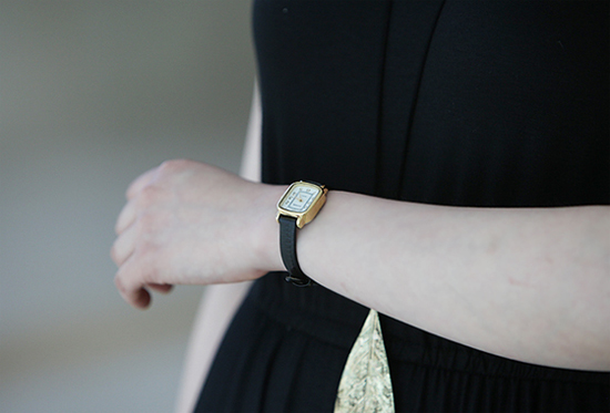 นาฬิกาข้อมือผู้หญิง นาฬิกาข้อมือผู้หญิง