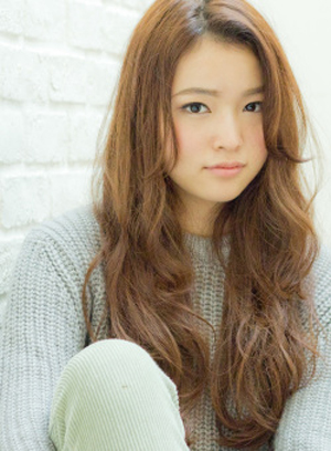 ทรงผมยาวสําหรับคนหน้ากลม ทรงผมยาวสําหรับคนหน้ากลม