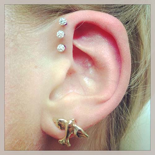 ใส่ต่างหูหลายรู ใส่ต่างหูหลายรู