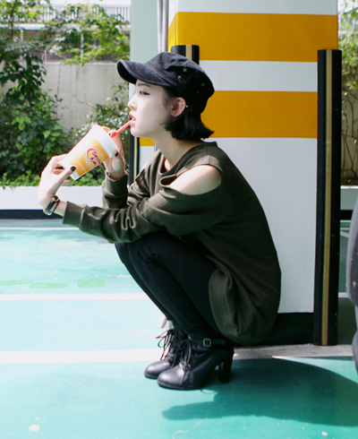 เสื้อเปิดไหล่แขนยาว เสื้อเปิดไหล่แขนยาว