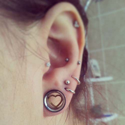 ใส่ต่างหูหลายรู ใส่ต่างหูหลายรู