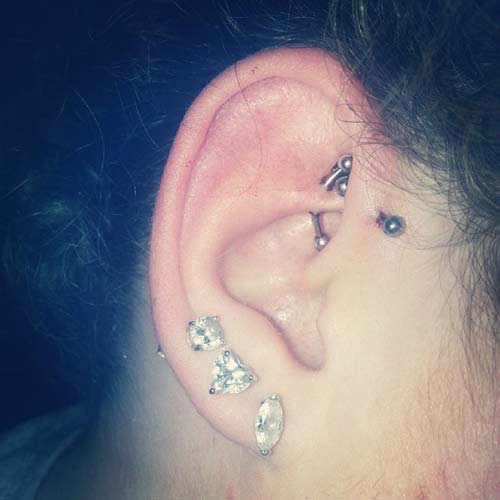 ใส่ต่างหูหลายรู ใส่ต่างหูหลายรู