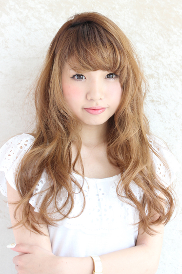 ทรงผมยาวสําหรับคนหน้ากลม ทรงผมยาวสําหรับคนหน้ากลม