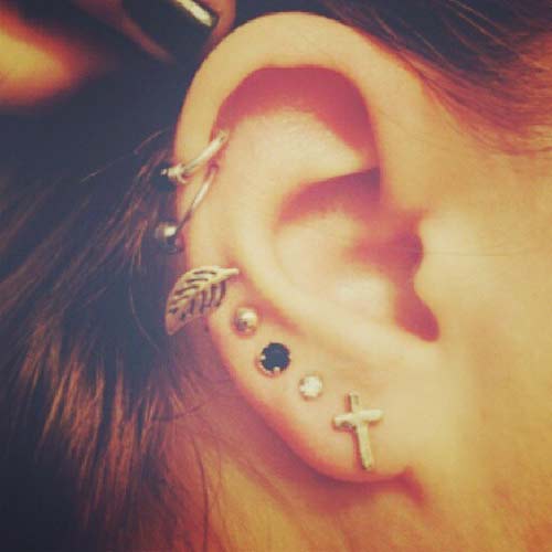 ใส่ต่างหูหลายรู ใส่ต่างหูหลายรู